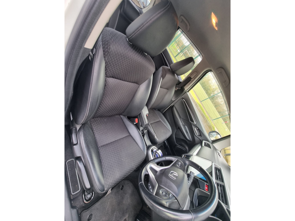 2017 Honda Fit - image 23