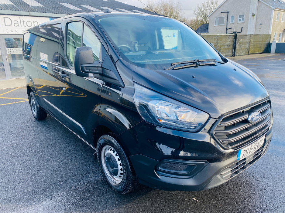 2021 Ford Transit Custom - image 3
