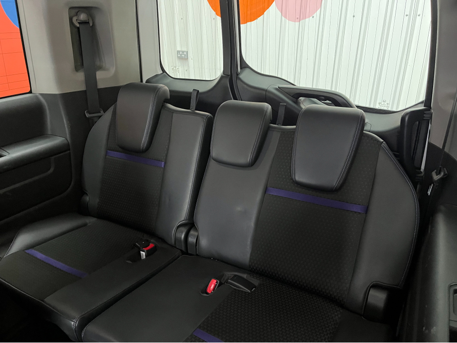 2020 Honda Stepwagon - image 16