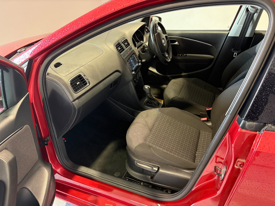 2015 Volkswagen Polo - image 13