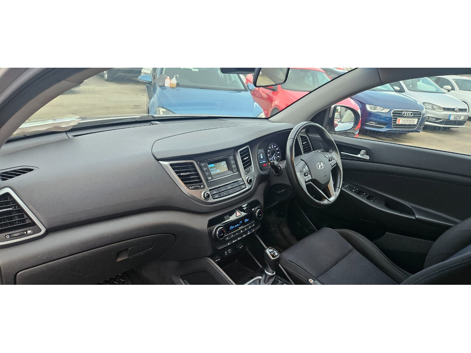 2015 Hyundai Tucson - image 21