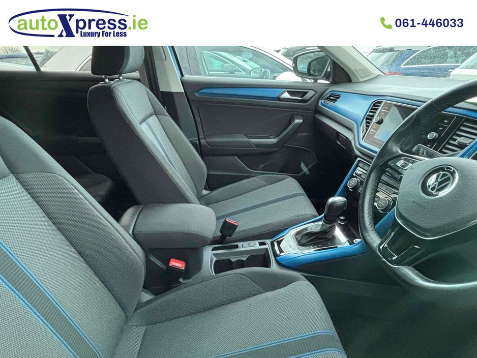 2021 Volkswagen T-Roc - image 4