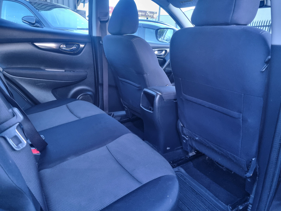 2015 Nissan Qashqai - image 7