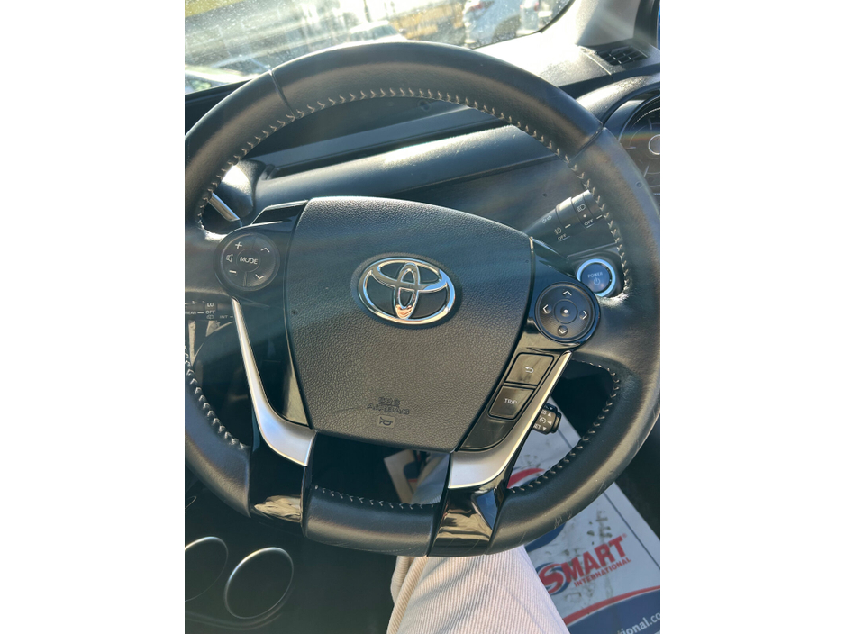 2018 Toyota Aqua - image 8