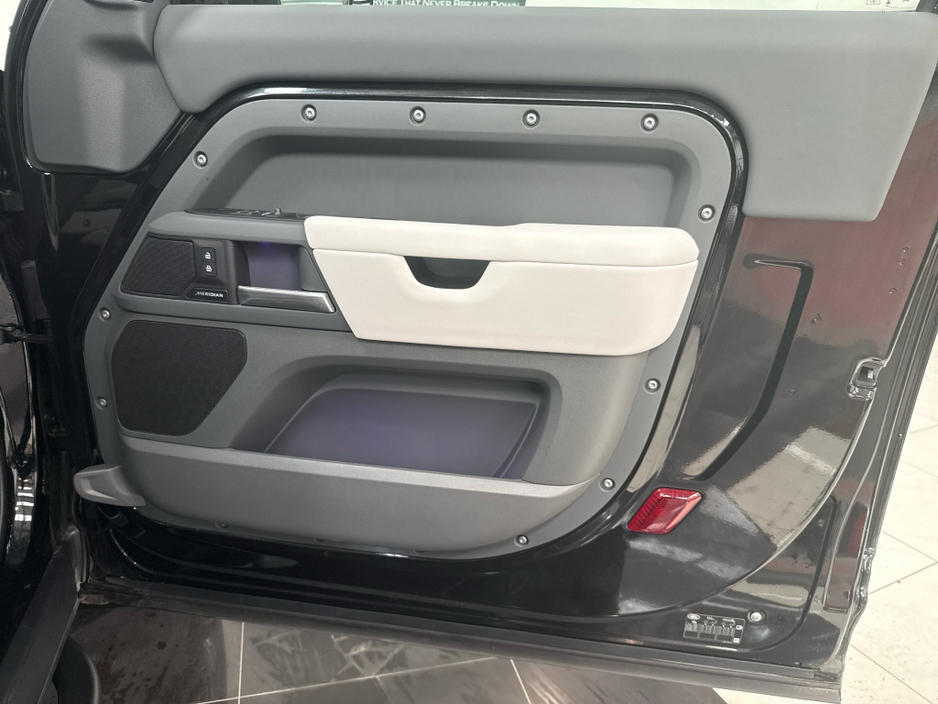 2025 Land Rover Defender - image 13