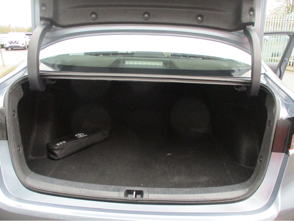 2020 Toyota Corolla - image 12