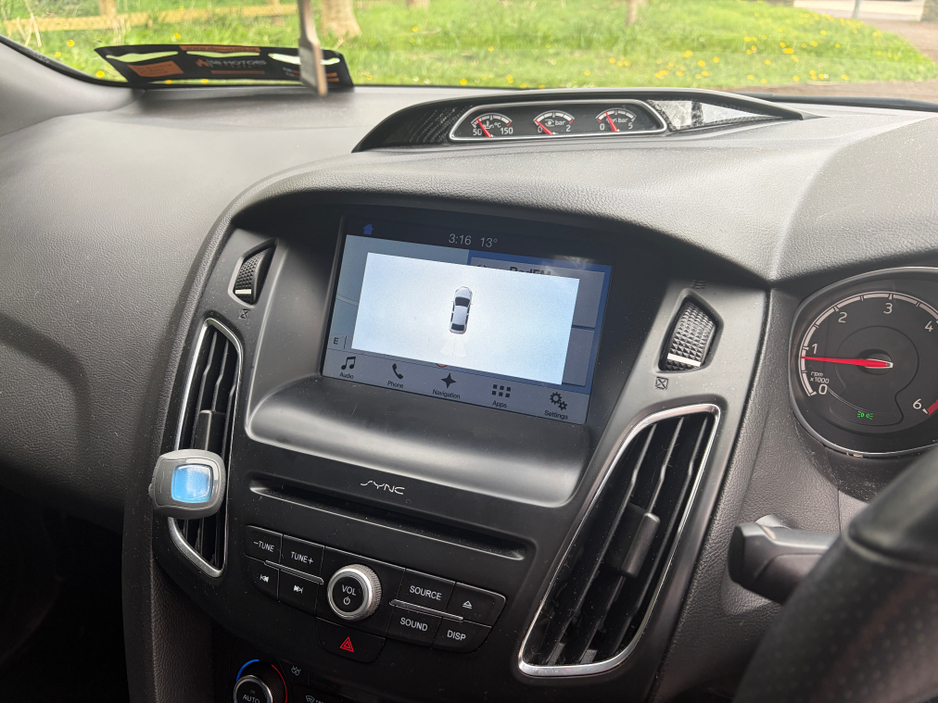 2017 Ford Focus - image 16