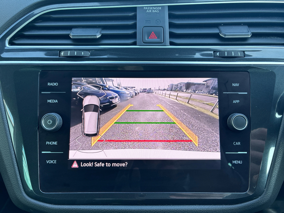 2023 Volkswagen Tiguan - image 16