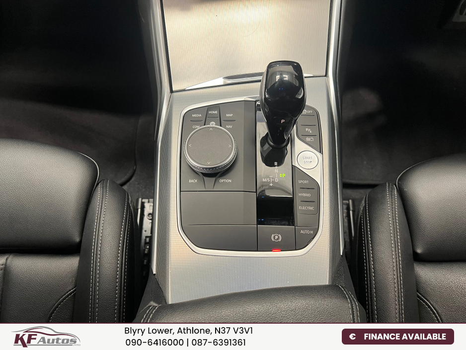 2022 BMW 3 Series - image 32