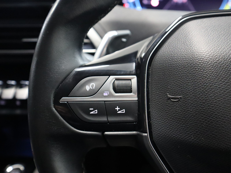 2022 Peugeot 3008 - image 11