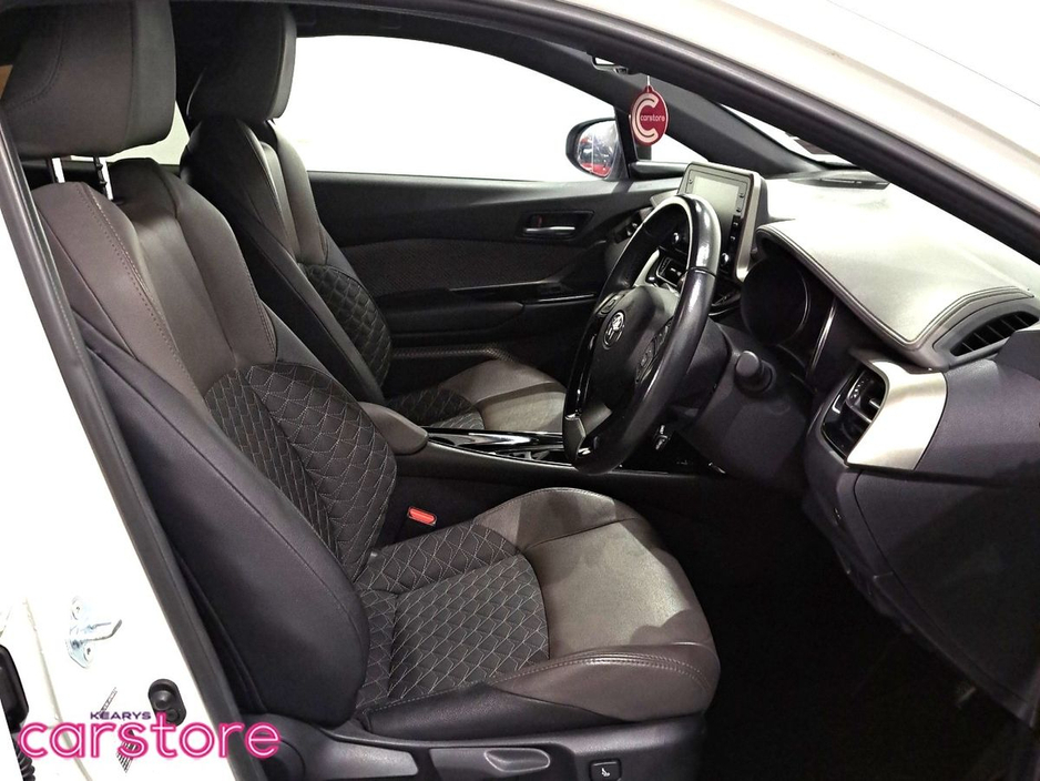 2022 Toyota C-HR 1.8 HYBRID SOL €27,880