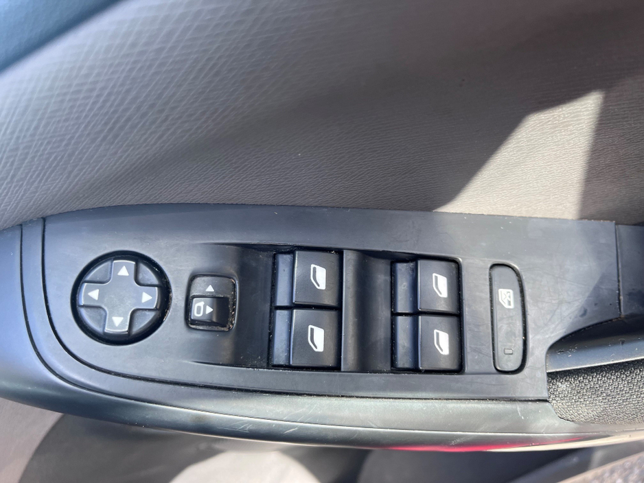 2014 Citroen C4 Picasso - image 7