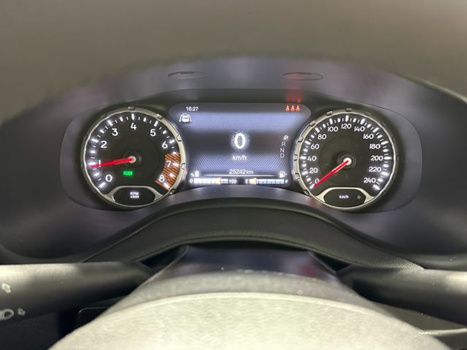 2024 Jeep Renegade - image 18