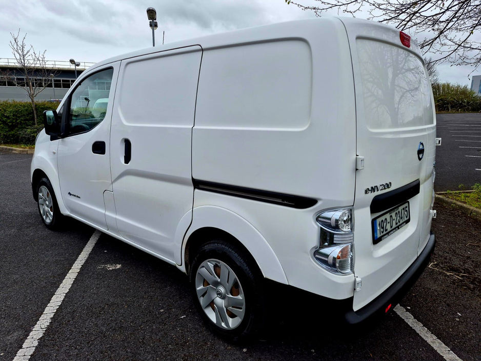 2019 Nissan NV200 - image 16