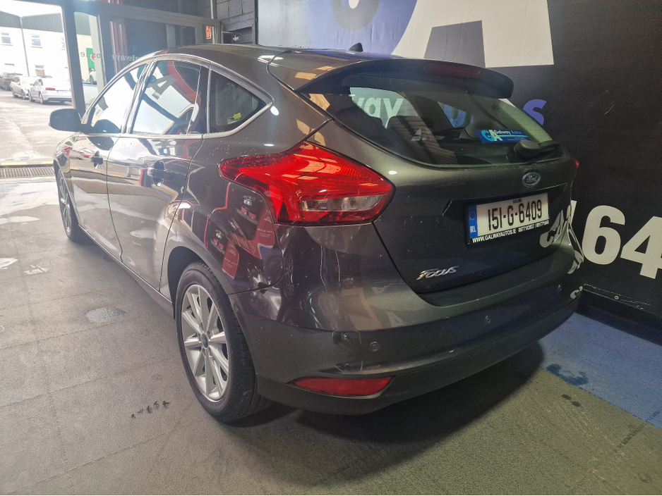 2015 Ford Focus - image 6