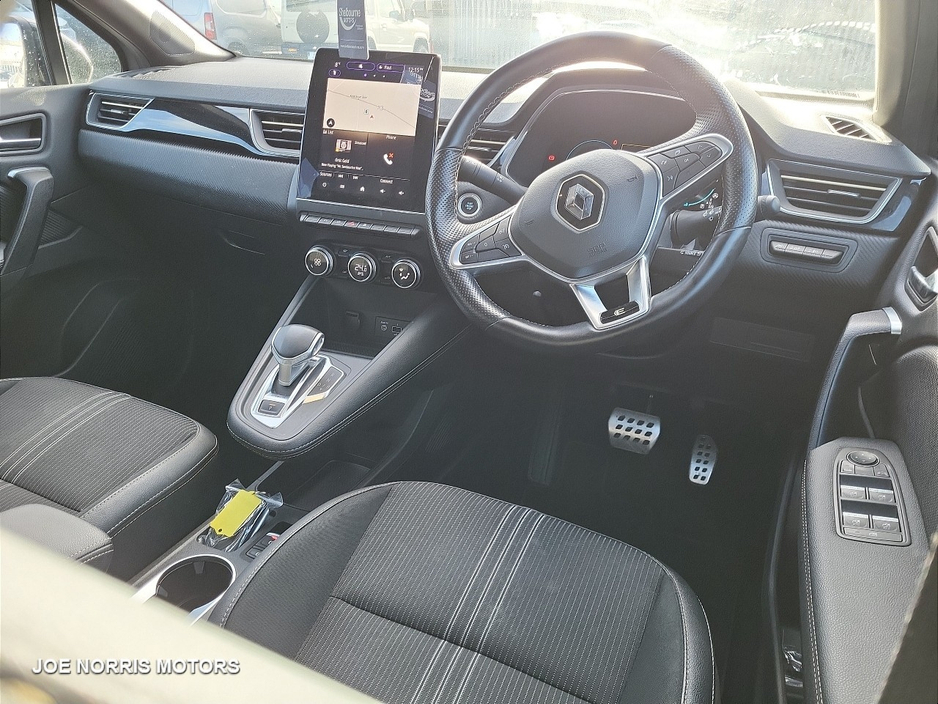 2023 Renault Captur E-TECH ENGINEERED 1.6i HRV AUTO 145HP €27,950