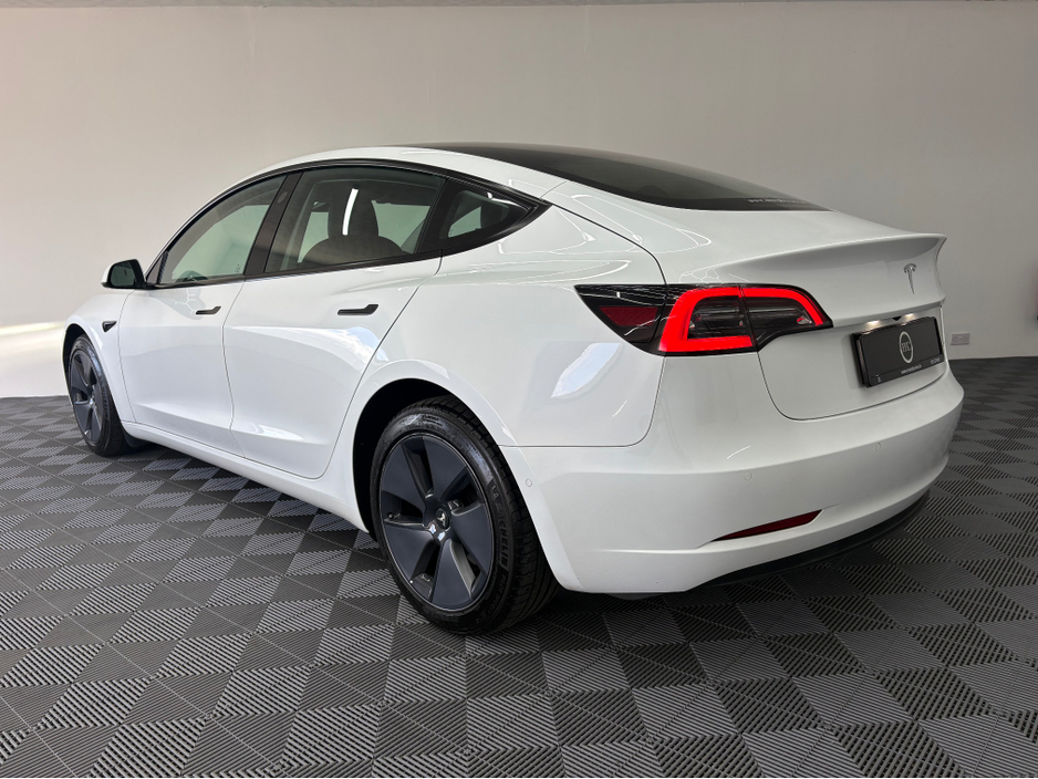 2022 Tesla Model 3 - image 5