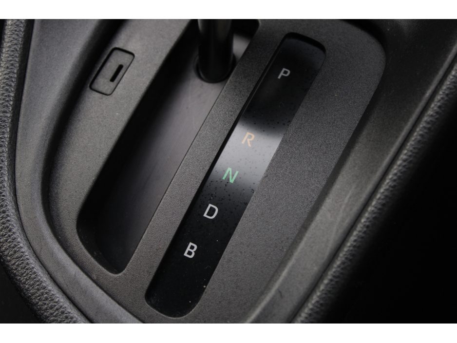 2021 Toyota Yaris - image 16