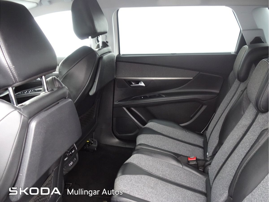 2020 Peugeot 5008 - image 7