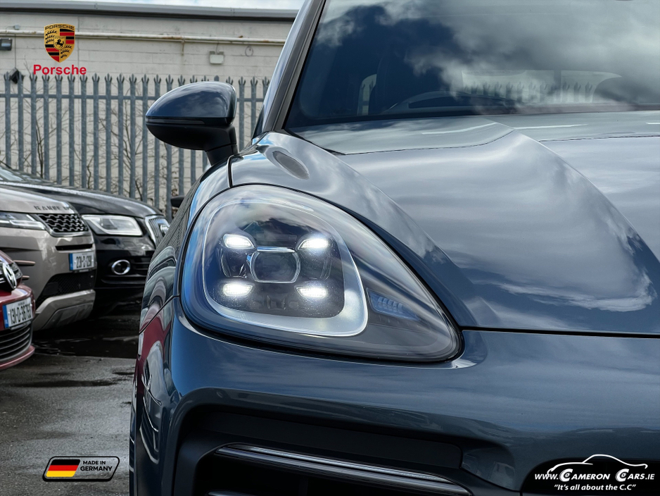 2020 Porsche Cayenne - image 5