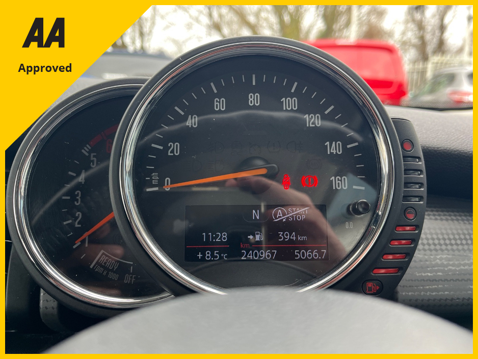 2014 MINI Hatch - image 13