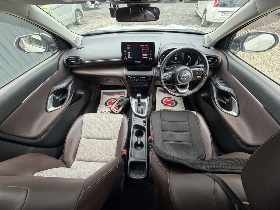 2022 Toyota Yaris Cross - image 13