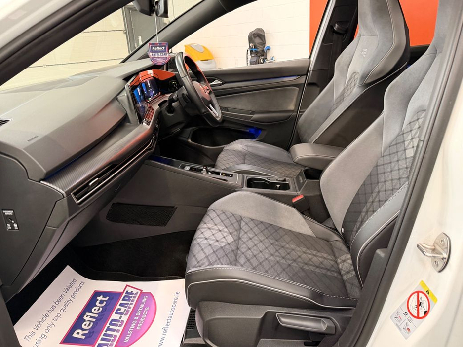 2021 Volkswagen Golf - image 11