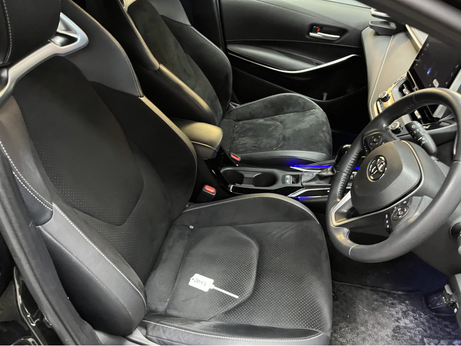 2023 Toyota Corolla - image 10