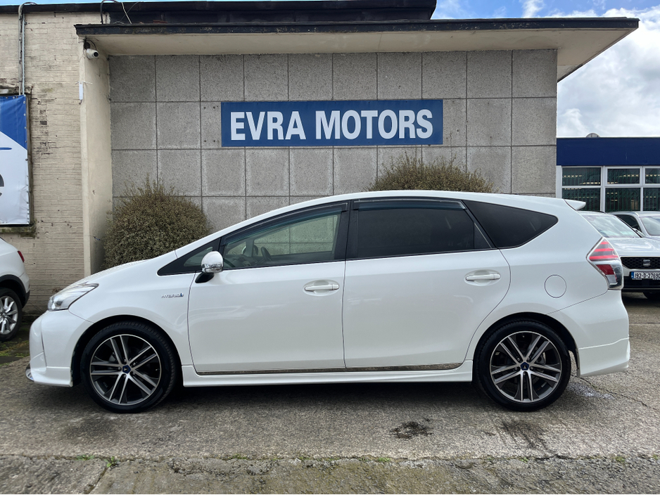 2016 Toyota Prius+ - image 6