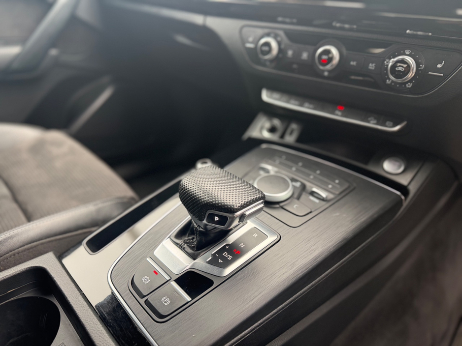 2020 Audi Q5 - image 12