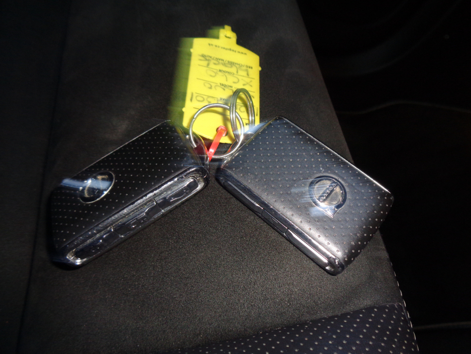 2018 Volvo XC60 - image 19