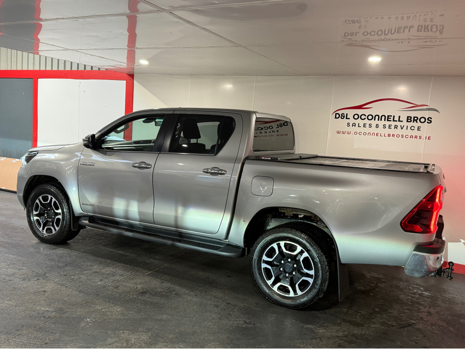 2021 Toyota Hilux INVINCIBLE D-4D 4WD DCB