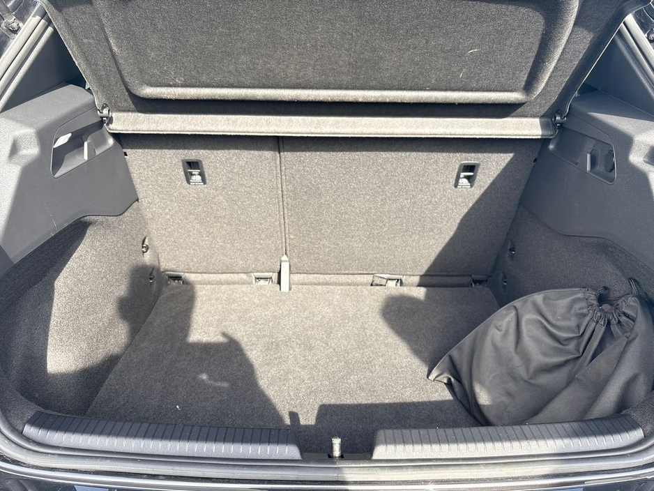 2022 Volkswagen ID.3 - image 12