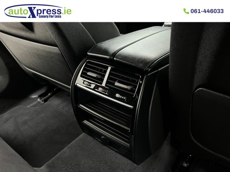 2018 BMW 5 Series - image 25