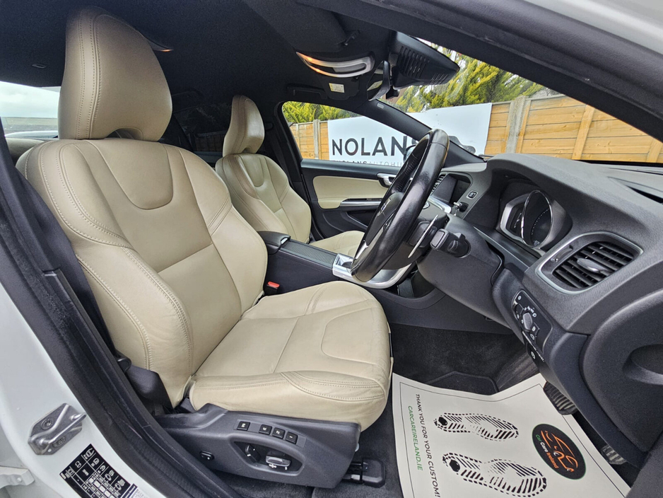 2017 Volvo S60 - image 25