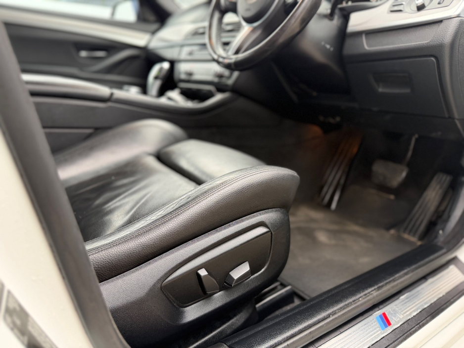 2016 BMW 5 Series - image 11