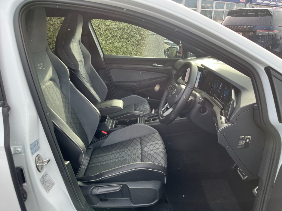 2022 Volkswagen Golf R-LINE AUTOMATIC 2.0 DIESEL //HIGH SPEC//LOW MILES//HEAD UP DISPLAY//HEATED SEATS AND STEERING WHEEL//KEYLESS ENTRY//ADAPTIVE CRUISE CONTROL// €32,950