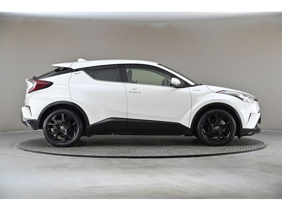 2019 Toyota C-HR 1.8 HYBRID *HALF LEATHER*REVERSE CAM*10" ANDROID CAR PLAYER* €21,490