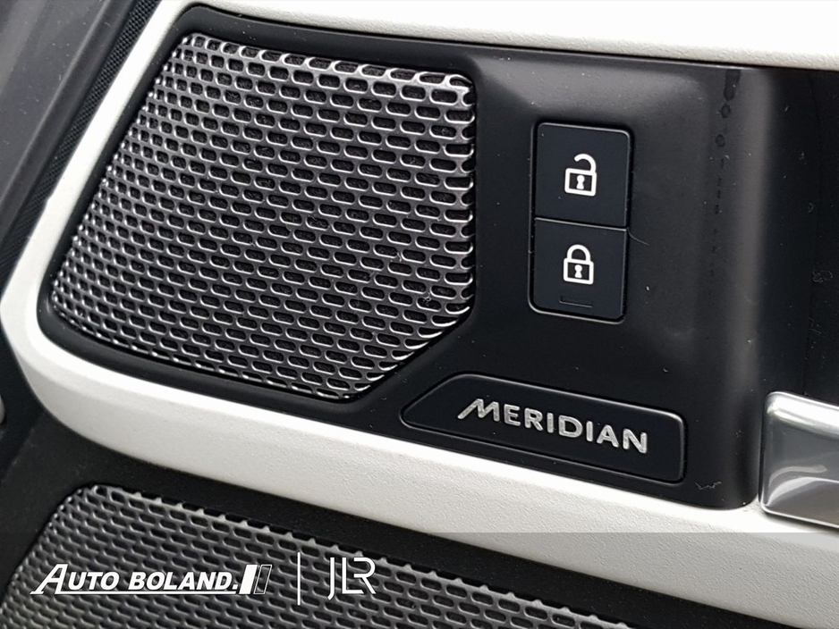 2023 Land Rover Defender 3.0D 90 Hardtop X-Dyn SE - Black Exterior Pack, Electric Towbar, Cold Climate Pack, Extended Wheel Arches €55,995