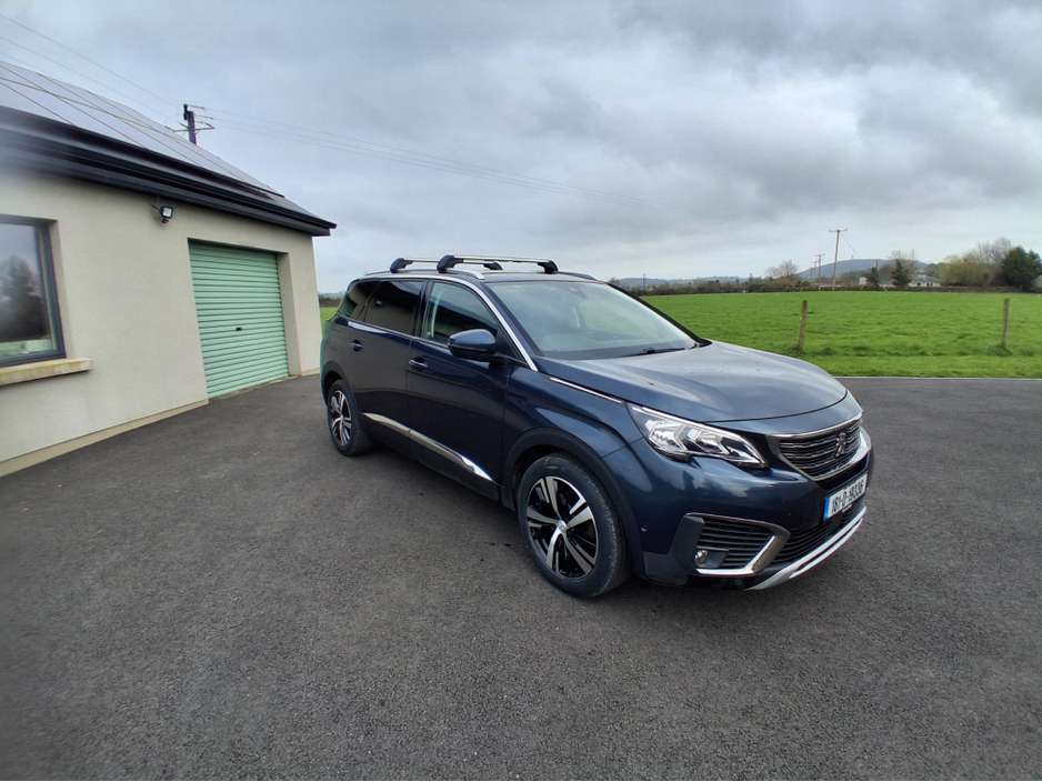2018 Peugeot 5008 - image 10