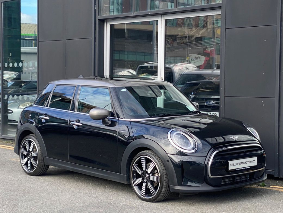 2023 MINI Cooper - image 3