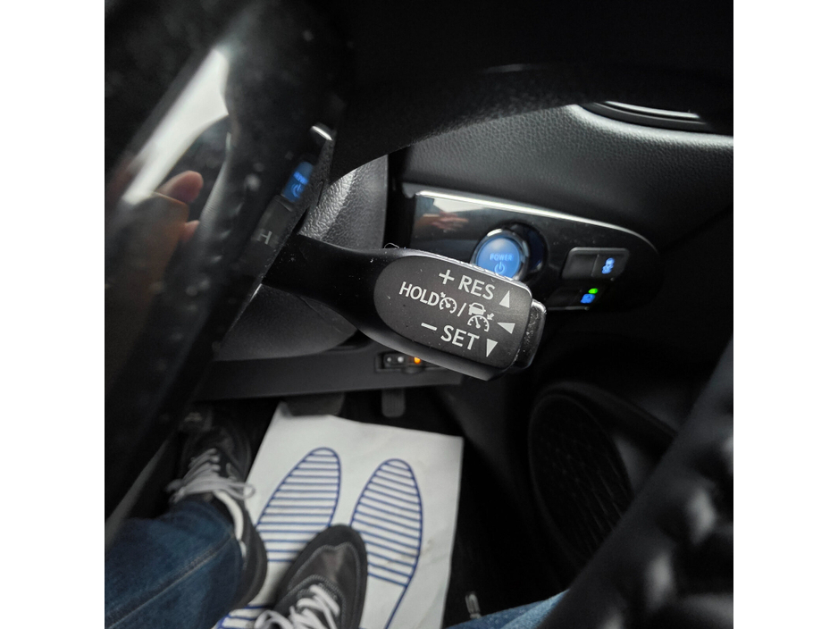 2022 Toyota Prius 1.8 Hybrid Luxury with Sat Navi & JBL €22,950