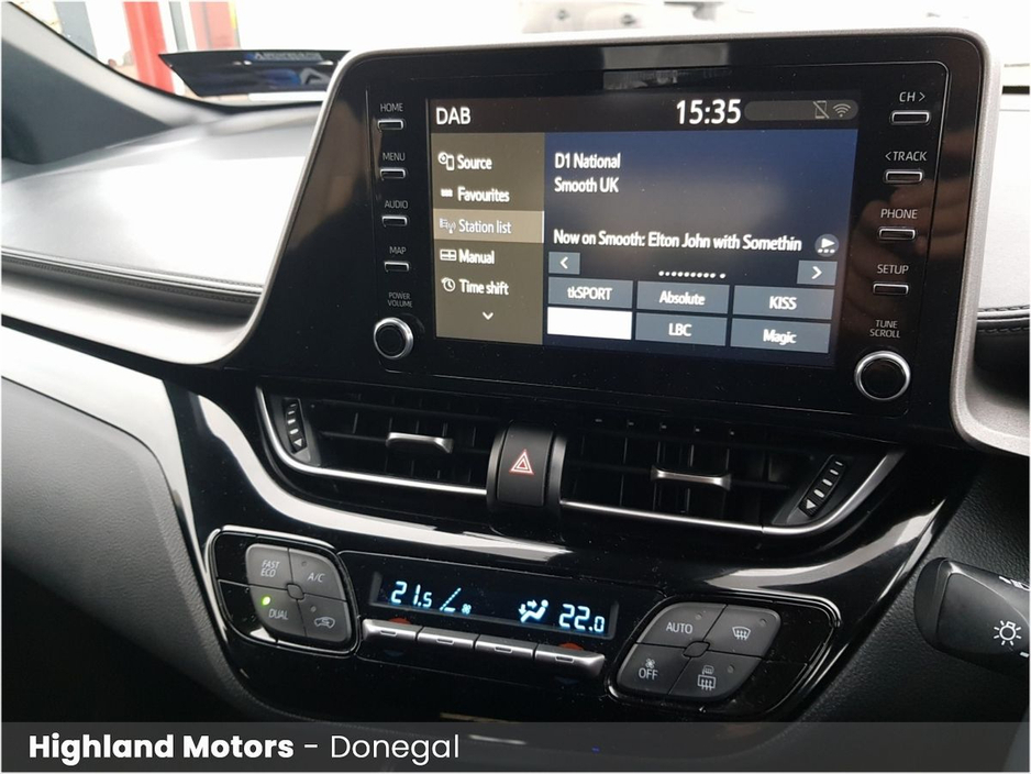 2022 Toyota C-HR 1.8 HYBRID SPORT BITONE €25,900