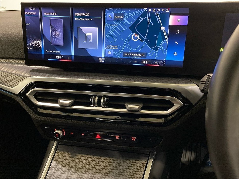 2024 BMW 3 Series - image 19