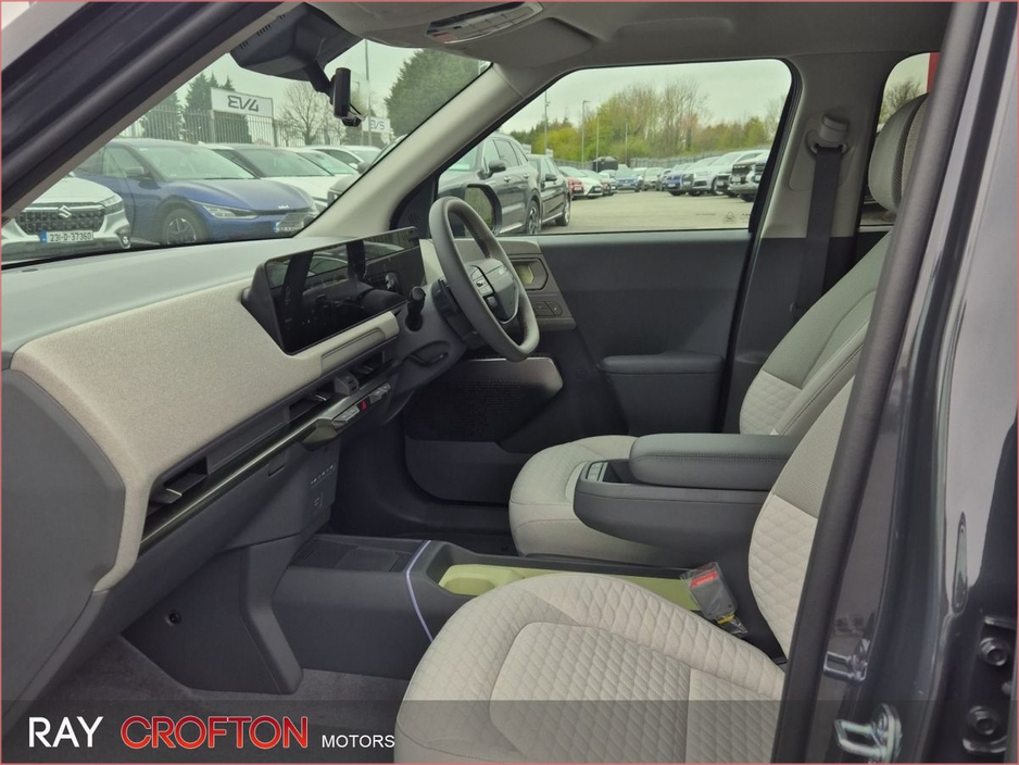 2026 Kia EV3 - image 6