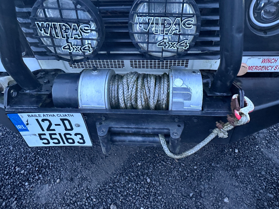 2012 Land Rover Defender - image 17