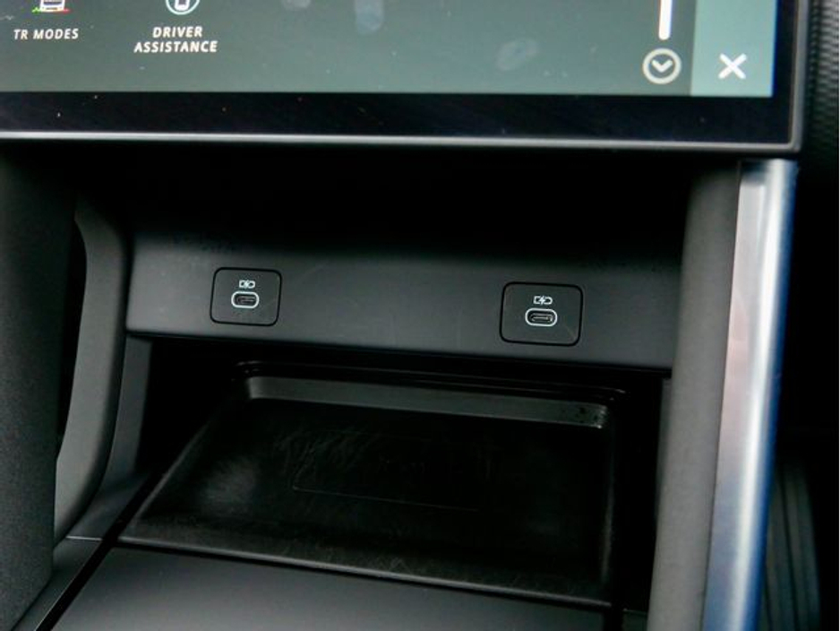 2024 Land Rover Discovery Sport - image 24