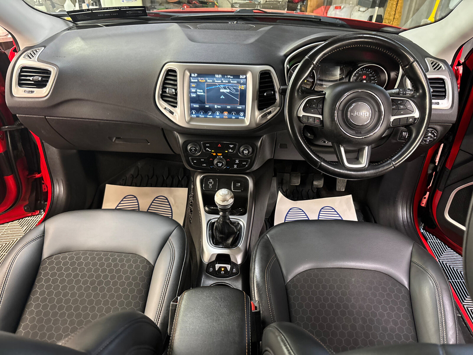 2019 Jeep Compass - image 12