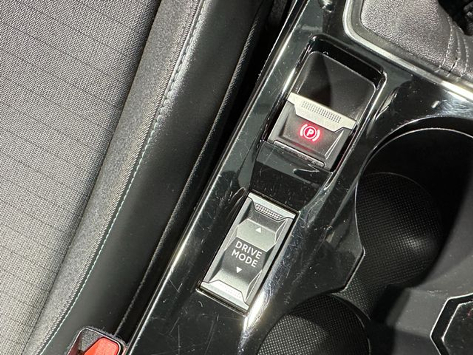 2023 Peugeot 2008 - image 24