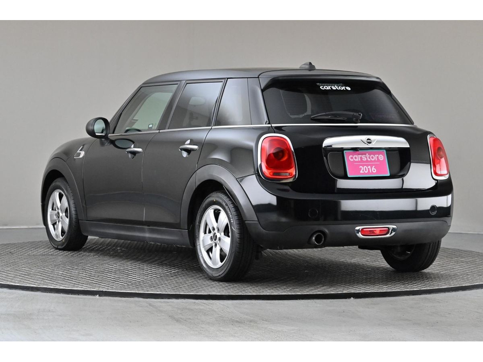 2016 MINI Hatch - image 7